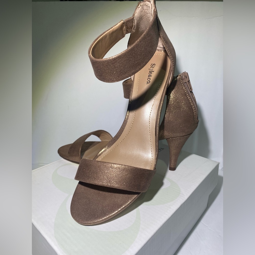 NWT- Style & Co “Paycee” Two Piece Dress Sandals- Women’s Size 8, Copper Color